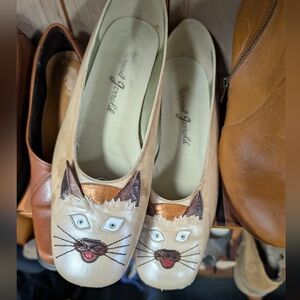 Vintage 80s Women's Cat Face Shoes Margaret Jerrold Patten Leather Flats Size 10